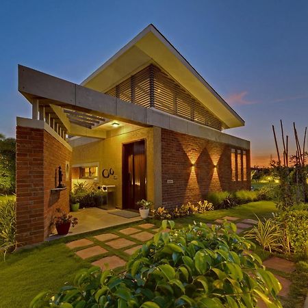 The Fern Royal Farm Resort, Anjar Ngoại thất bức ảnh