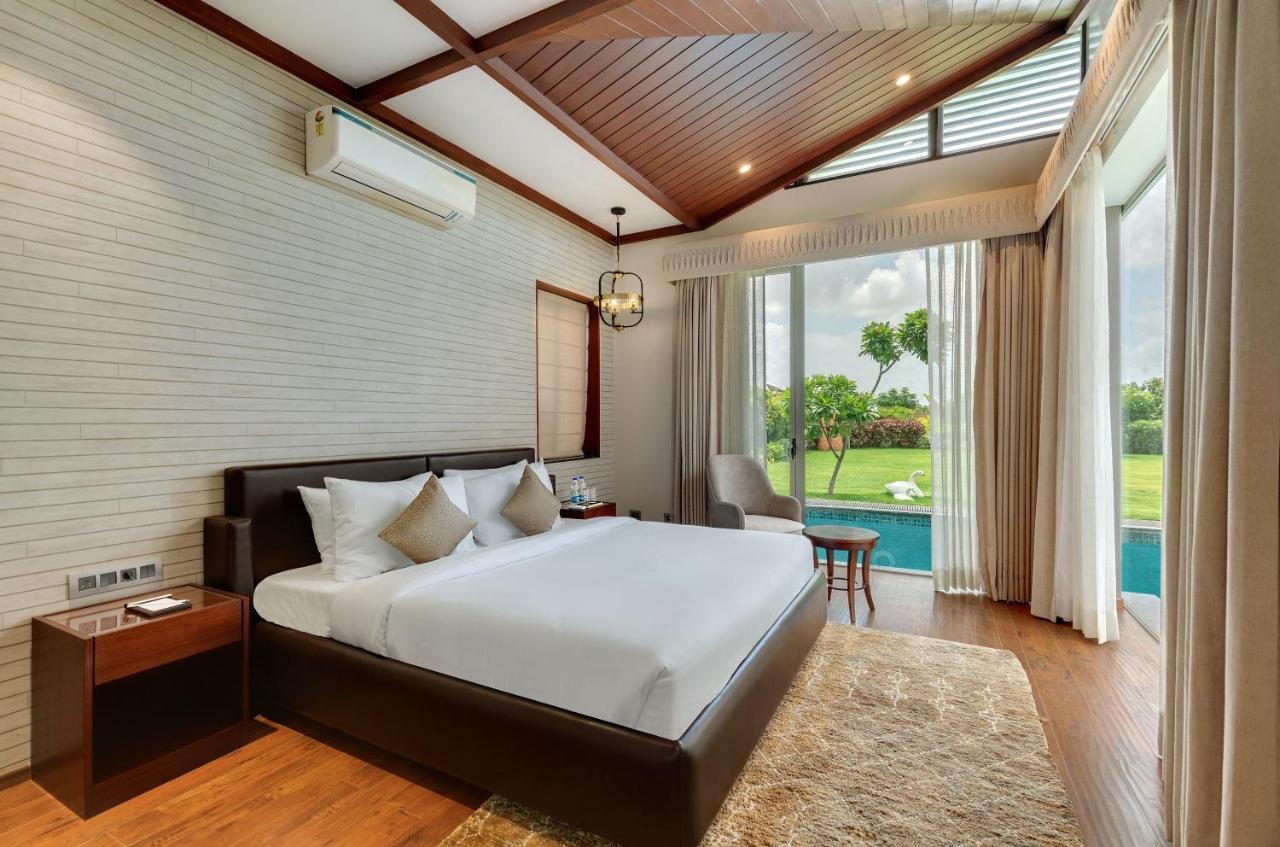 The Fern Royal Farm Resort, Anjar Ngoại thất bức ảnh