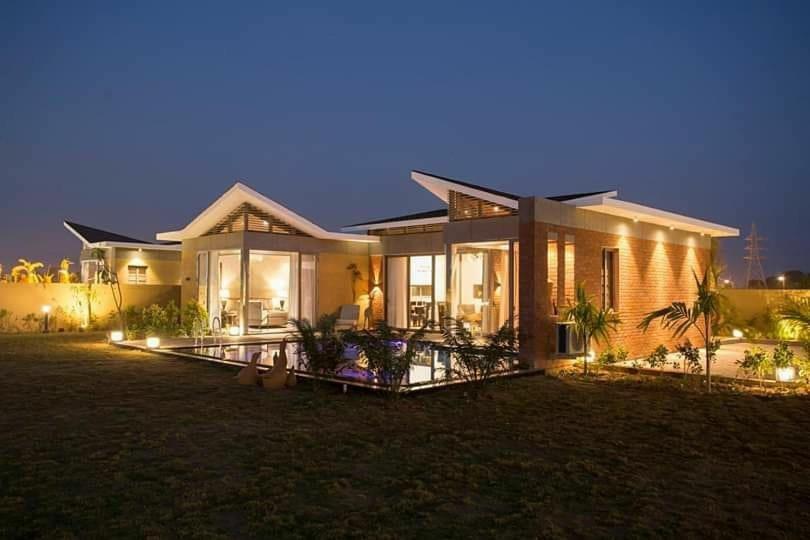 The Fern Royal Farm Resort, Anjar Ngoại thất bức ảnh