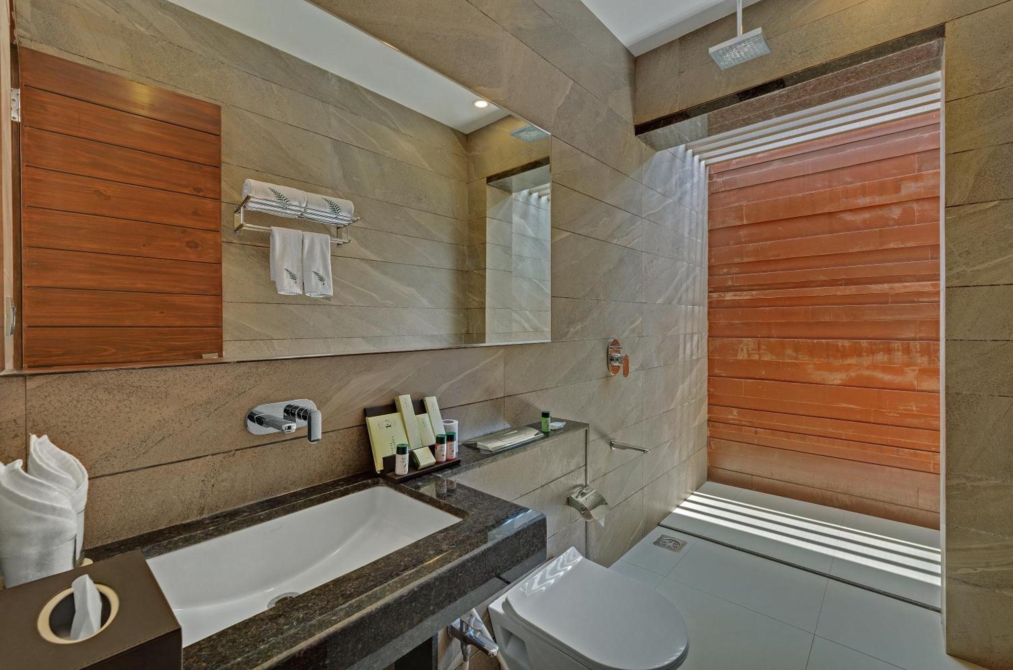 The Fern Royal Farm Resort, Anjar Ngoại thất bức ảnh